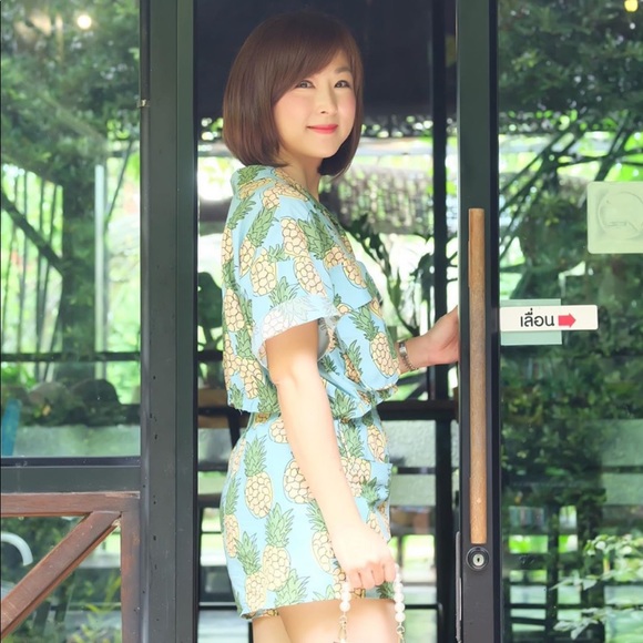 Zara pineapple print shorts set with crop top - Picture 3 of 12